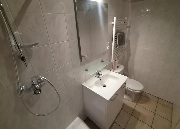 Studio - Latre Location *