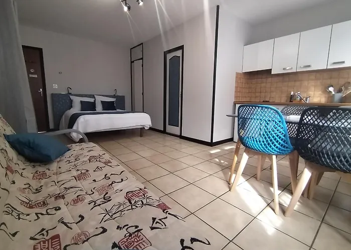 - Latre Location Апартаменты