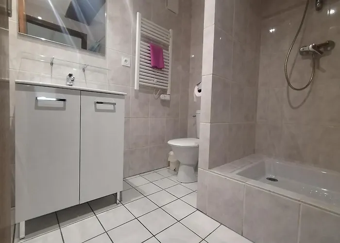 - Latre Location * Lourdes