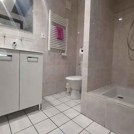 Latre Freres Location * 루르드