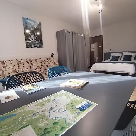 Latre Freres Location Лурд